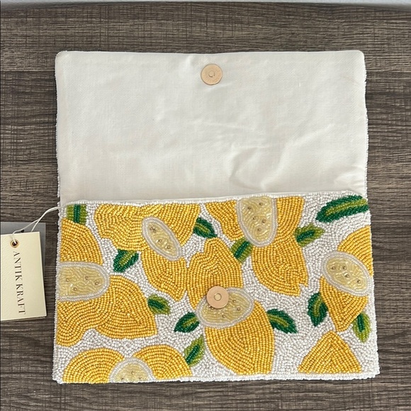 Antik Kraft | Lemon Beaded Clutch/Crossbody - Picture 2 of 12